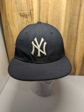 New York Yankees New Era Men's Snapback Hat Blue OSFM Embroidered 9Fifty